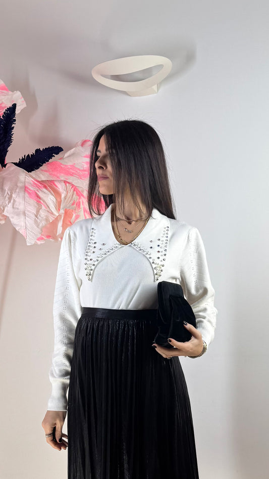 Maglia con collo gioiello